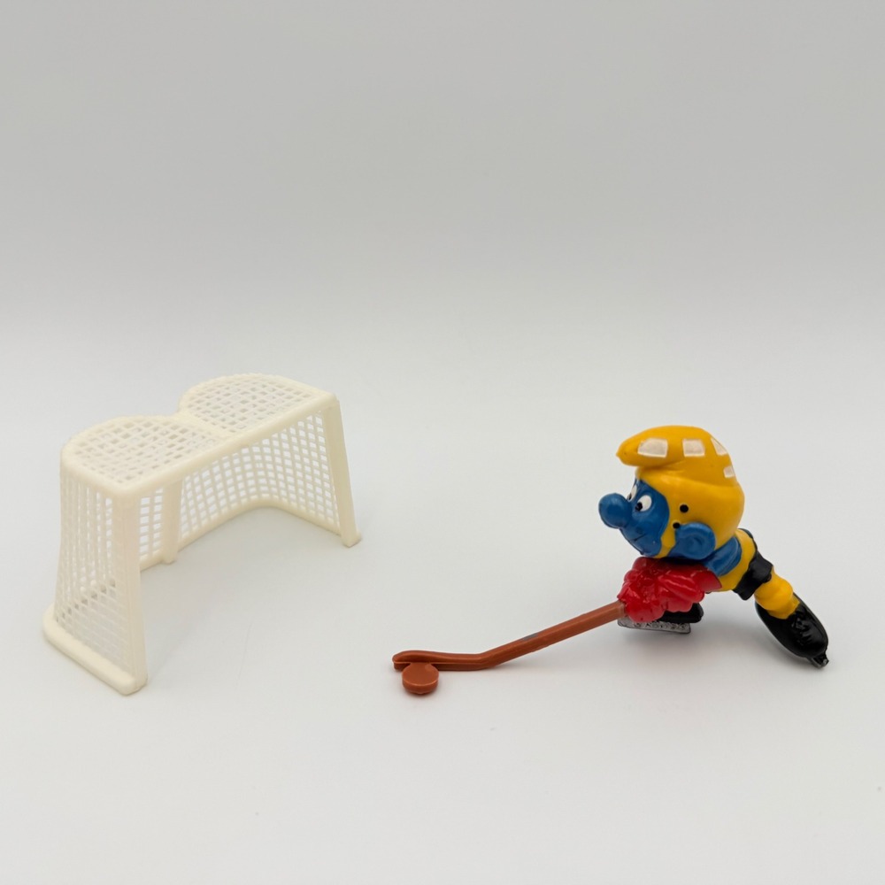 Vintage 1979 Peyo Smurf Hockey Player PVC Figure with Goal Net Accessory